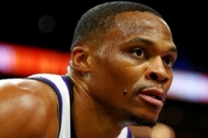 美媒调侃：现在的威少就像凯尔特人时期的大鲨鱼