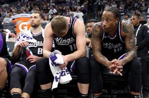 准备重建超市开张！名记：国王全队均可交易 尤其是队内老将