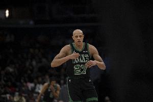 明天战湖人！沃尔什：两队宿怨由来已久 每次交手我们都渴望争胜