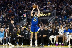 苏群：勇士角色球员个个发挥了特点 这场球体现了冠军体系的价值