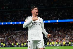 解说员：巴尔韦德这种全能中场，非常适合阿莫林的3421