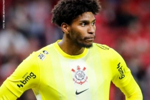 前教练：雨果·索萨身材高大且脚下技术出色，能在米兰接替迈尼昂