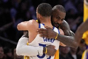 库里35岁后第8次砍下45+独自领跑 詹姆斯&乔丹分列第2&第3