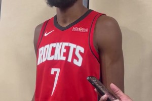 解说老郑怒喷：湖人揭幕战打得就是一坨屎，被勇士胖揍痛揍