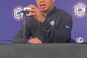 泰伦卢：我们计划就是让约基奇单打，切断他传球，但没想到他能砍55分