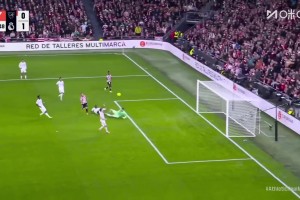 强的离谱！古鲁泽塔近距离射门，库尔图瓦再次化解危机